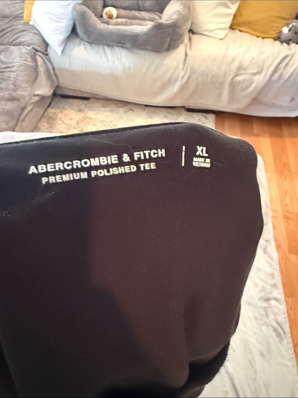 Abercrombie & Fitch Black Short-Sleeve Skyline Tee with White & Gold Graphic - Picture 3 of 3